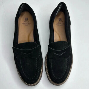 White Mountain black suede leather 7 1/2 m loafers with very little wear